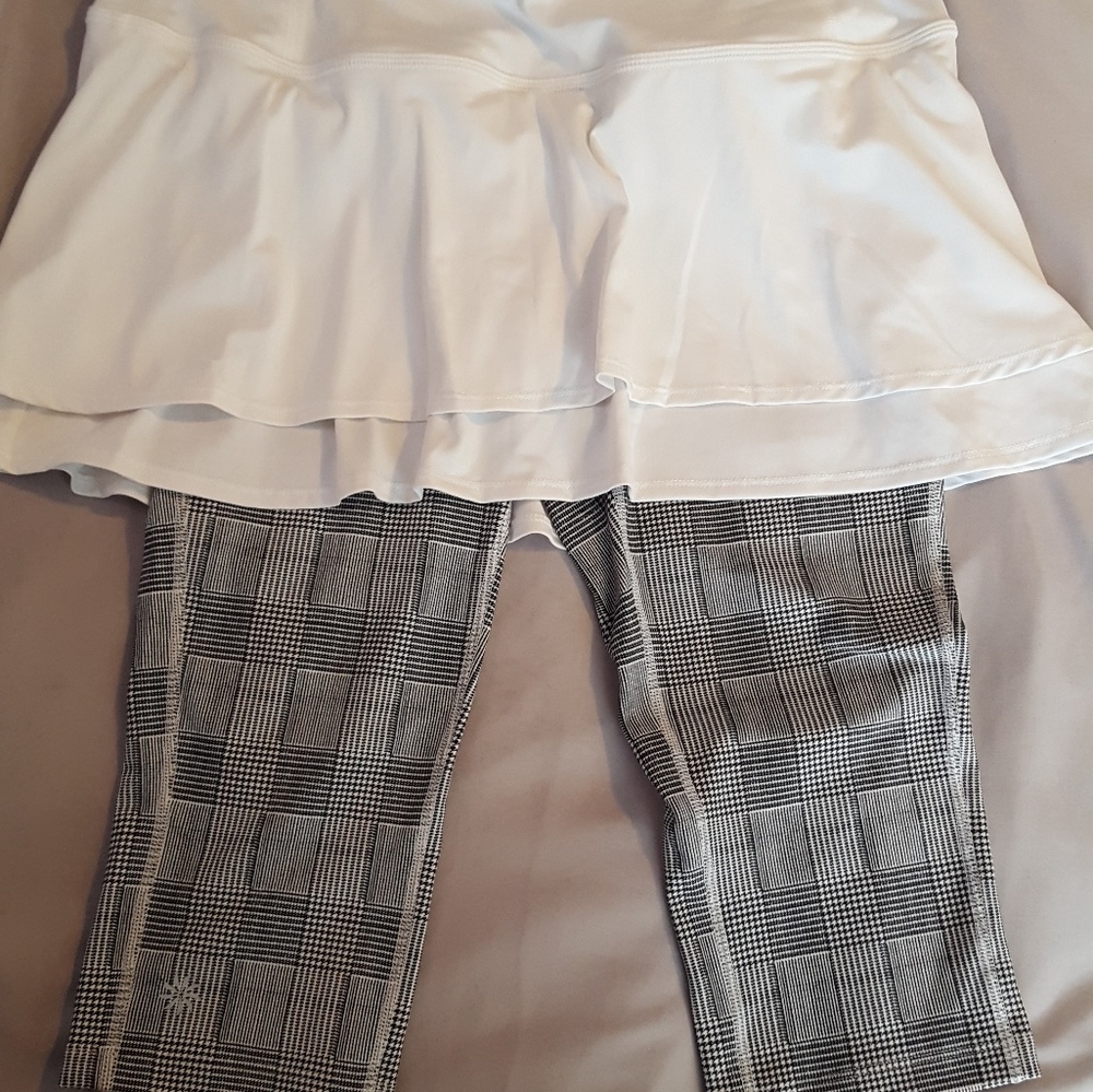 Athleta skirted capri.